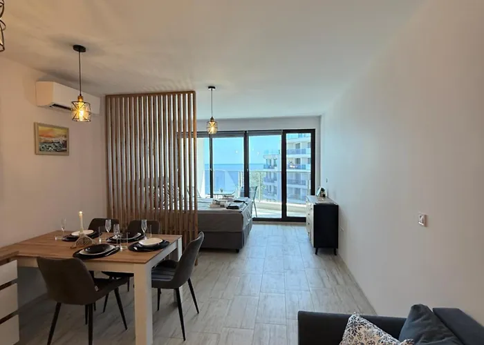 Paradise 아파트 *